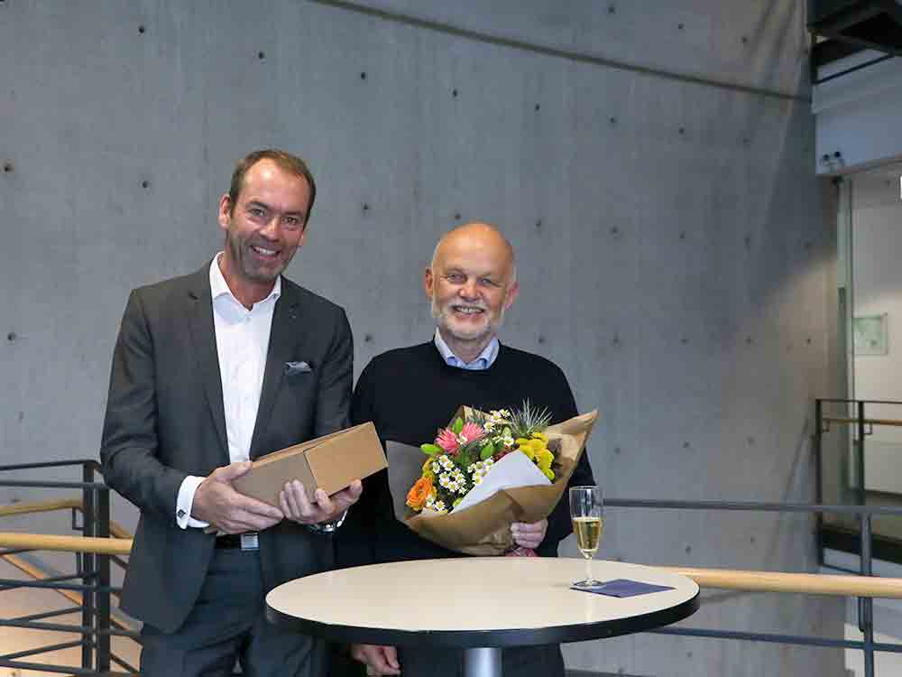 Kreis Gütersloh: Architektenkammer Nordrhein-Westfalen, Bußwinkel nach 15 Jahren als Prüfer verabschiedet Kreis Gütersloh: Architektenkammer Nordrhein-Westfalen, Bußwinkel nach 15 Jahren als Prüfer verabschiedet