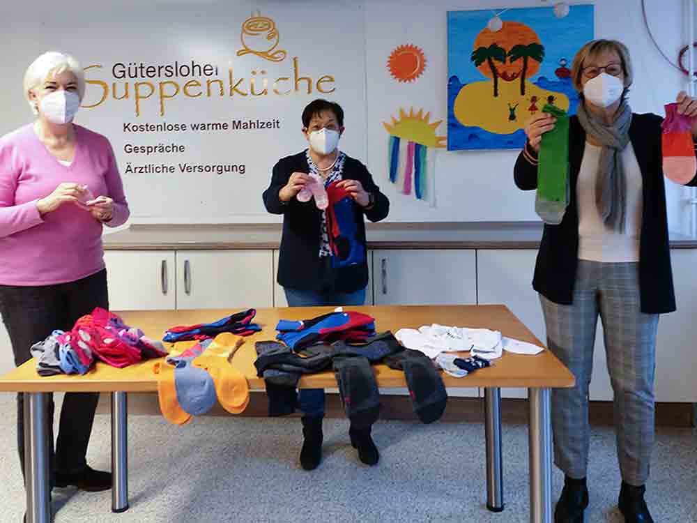 Gütersloh: Auf die Socken, fertig, los Sockensortiment gegen kalte Füße für die Gäste der Gütersloher Suppenküche Gütersloh: Auf die Socken, fertig, los Sockensortiment gegen kalte Füße für die Gäste der Gütersloher Suppenküche