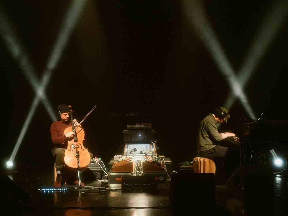 Klangsynthese aus Elektronik und Akustik, Brueder Selke im dritten Noctune Konzert der Rudolf Oetker Halle am 18. Februar 2022 Klangsynthese aus Elektronik und Akustik, Brueder Selke im dritten Noctune Konzert der Rudolf Oetker Halle am 18. Februar 2022