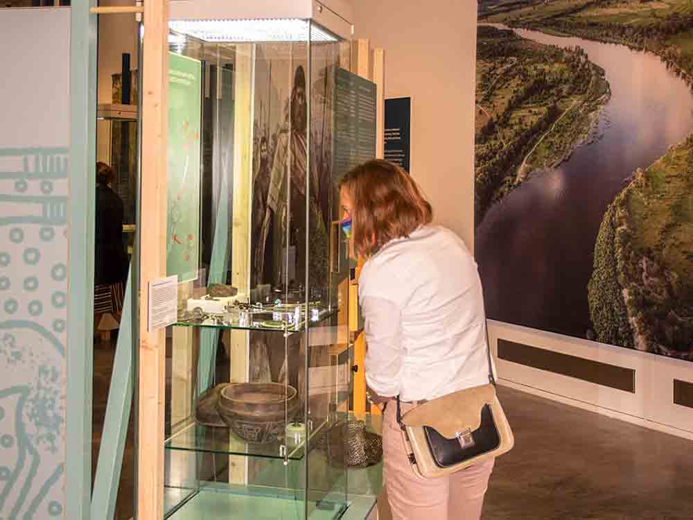 Sonderausstellung wird verlängert, die Archäologische Landesausstellung NRW, »Grenzüberschreitung am Limes« im Lippischen Landesmuseum Detmold wird bis zum 6. März 2022 verlängert Sonderausstellung wird verlängert, die Archäologische Landesausstellung NRW, »Grenzüberschreitung am Limes« im Lippischen Landesmuseum Detmold wird bis zum 6. März 2022 verlängert