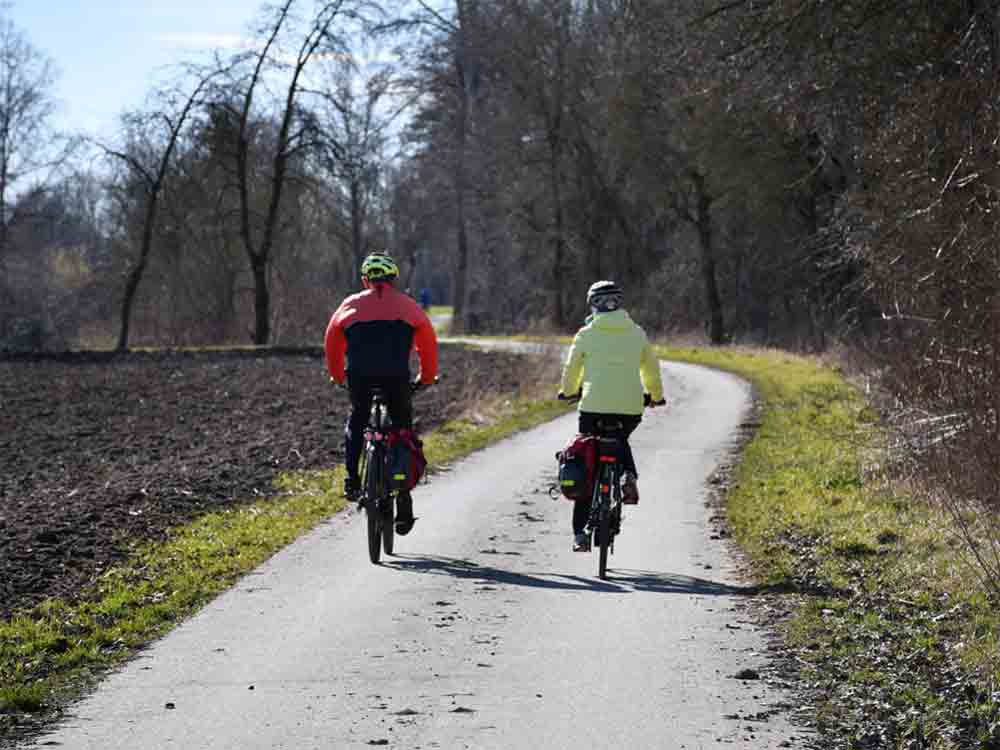 Radtouren im Winter: So findet man die richtige Radjacke für winterliche Fahrradtouren Radtouren im Winter: So findet man die richtige Radjacke für winterliche Fahrradtouren