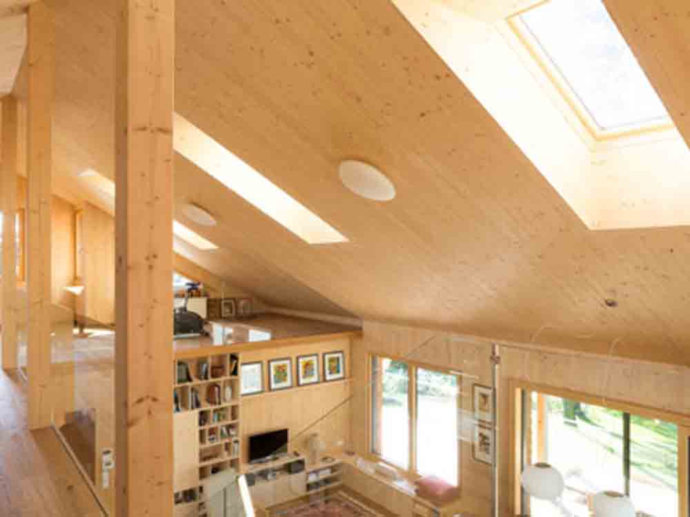 Velux Objektbericht, Neubau Einfamilienhaus Schrems, nachhaltiger Rückzugsort, preisgekrönter Holzbau mit intelligenter Lichtplanung Velux Objektbericht, Neubau Einfamilienhaus Schrems, nachhaltiger Rückzugsort, preisgekrönter Holzbau mit intelligenter Lichtplanung