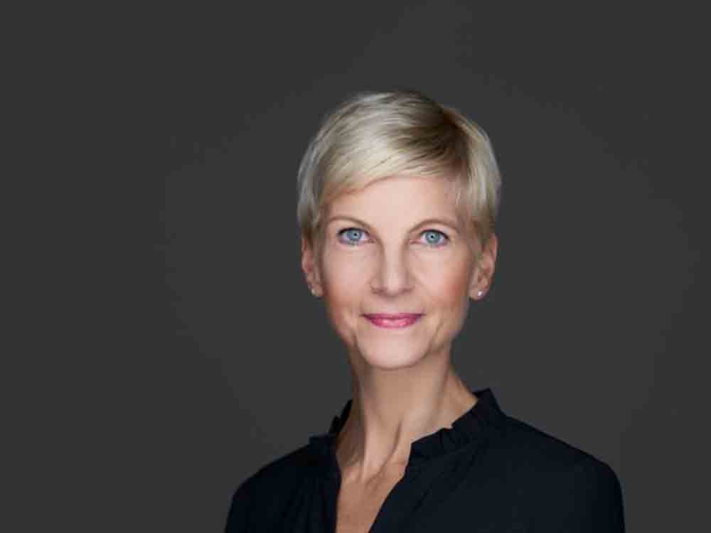 Frieden mit den eigenen Entscheidungen finden, Johanna Dahm gibt Standardwerk zum Thema Entscheidungen heraus Frieden mit den eigenen Entscheidungen finden, Johanna Dahm gibt Standardwerk zum Thema Entscheidungen heraus