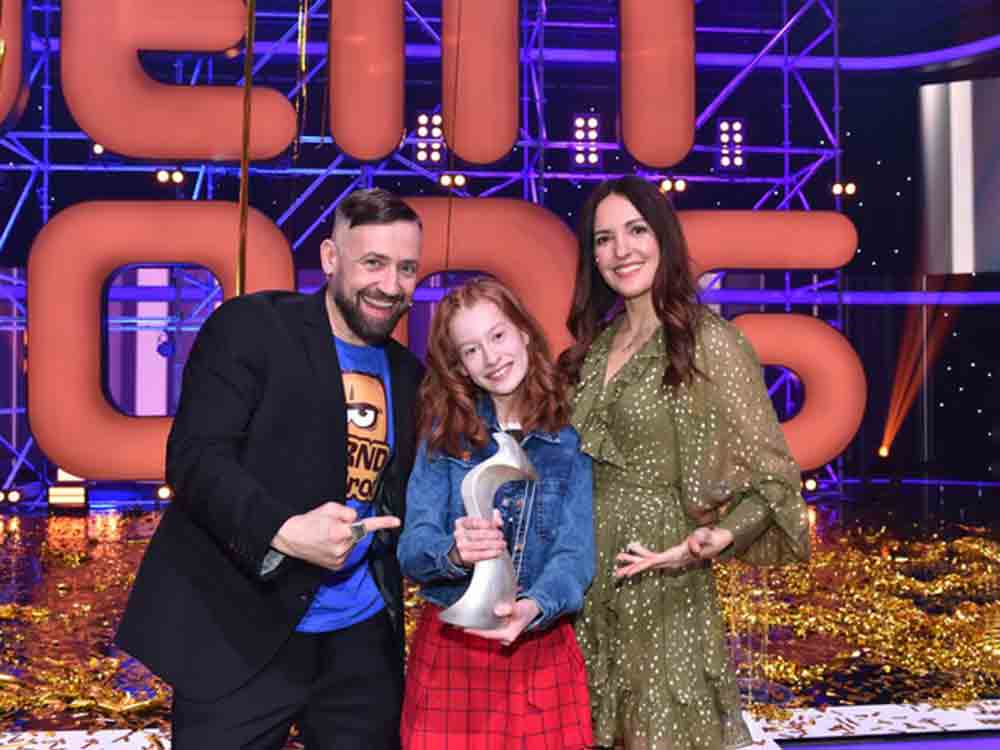 »Dein Song«, Emilia (12) aus Rostock überzeugt im Finale und ist »Songwriterin des Jahres« 2022! KiKA Fans wählen »Outside And Inside« zum besten Song der 14. Staffel