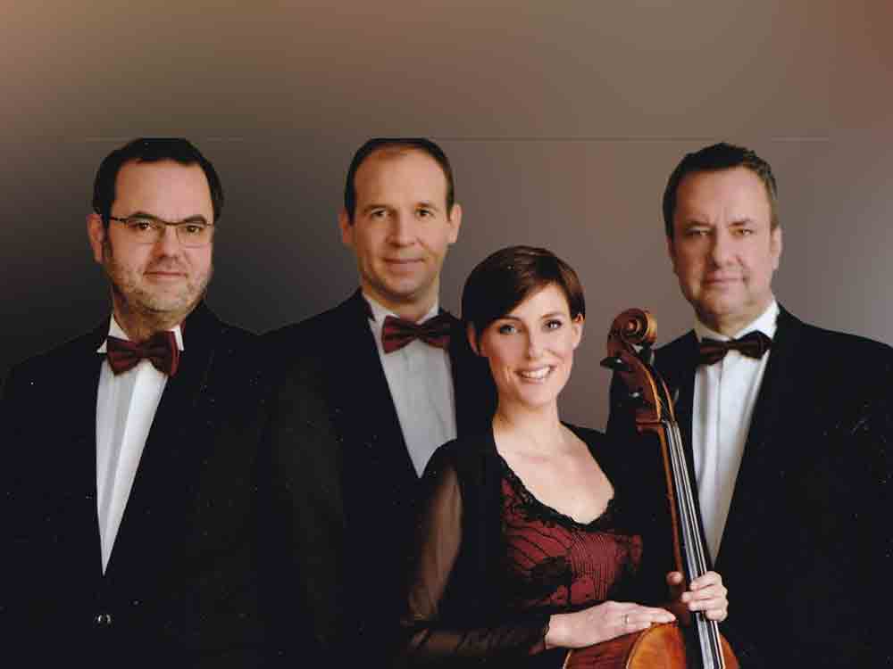 Beckum, Ulrich Noethen und das Reinhold Quartett, »Die sieben letzten Worte unseres Erlösers am Kreuze« von Joseph Haydn Beckum, Ulrich Noethen und das Reinhold Quartett, »Die sieben letzten Worte unseres Erlösers am Kreuze« von Joseph Haydn