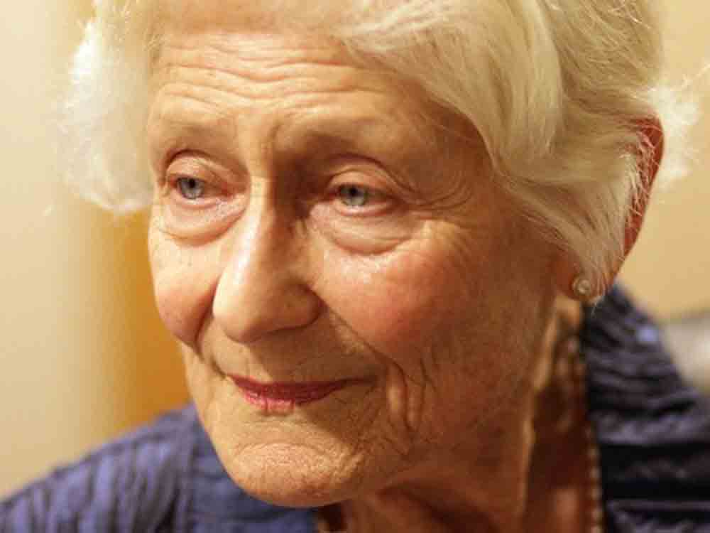 »Irene, wie hast du den Holocaust erlebt?« Neuer Podcast »Zeitkapsel« holt die Vergangenheit ins Jetzt »Irene, wie hast du den Holocaust erlebt?« Neuer Podcast »Zeitkapsel« holt die Vergangenheit ins Jetzt