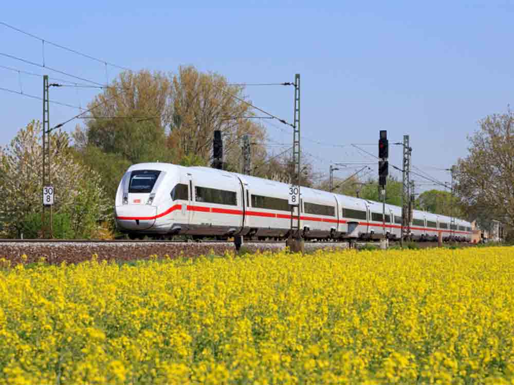 Jubiläum, 30 Jahre Bahncard, Jubiläums Bahncard 25 für 30 Euro vom 1. bis zum 30. April 2022 erhältlich