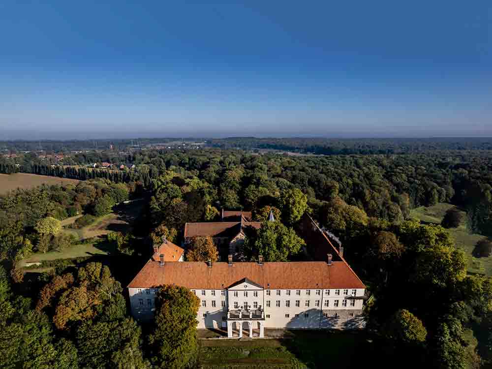 Schloss Cappenberg erstrahlt wieder, LWL und Kreis Unna zeigen zur Wiedereröffnung Ausstellungen zum Freiherrn vom Stein und Heinrich Graf Luckner Schloss Cappenberg erstrahlt wieder, LWL und Kreis Unna zeigen zur Wiedereröffnung Ausstellungen zum Freiherrn vom Stein und Heinrich Graf Luckner