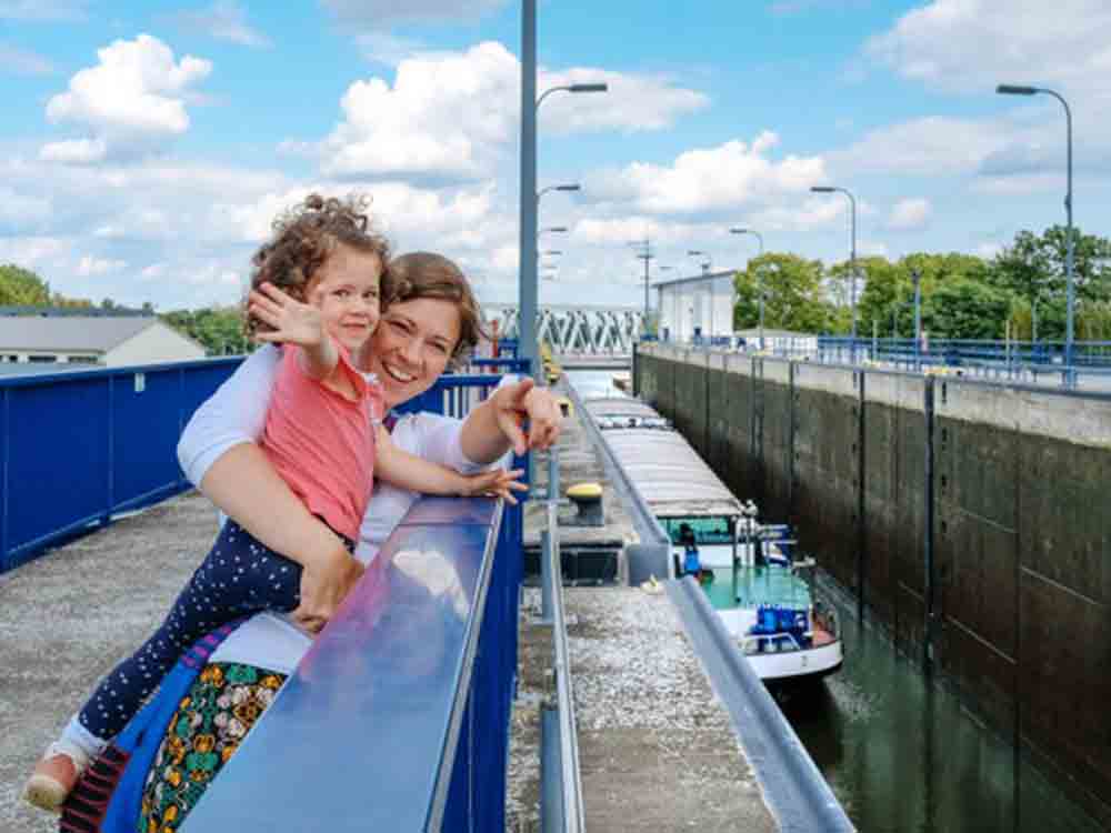 Wolfsburg, von der Fahrradtour bis zur Schleusenführung, öffentliche Stadtführungen der WMG im Mai 2022 Wolfsburg, von der Fahrradtour bis zur Schleusenführung, öffentliche Stadtführungen der WMG im Mai 2022