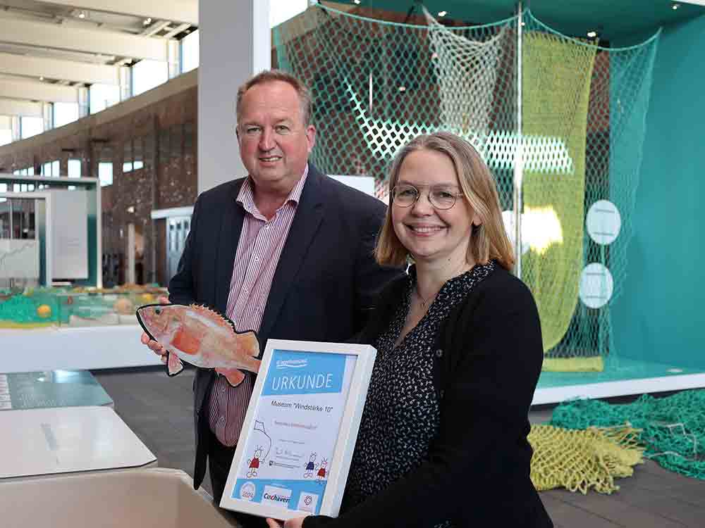 Niedersächsisches Wirtschaftsministerium zeichnet Cuxhavener Museum »Windstärke 10« erneut für Kinderfreundlichkeit aus Niedersächsisches Wirtschaftsministerium zeichnet Cuxhavener Museum »Windstärke 10« erneut für Kinderfreundlichkeit aus