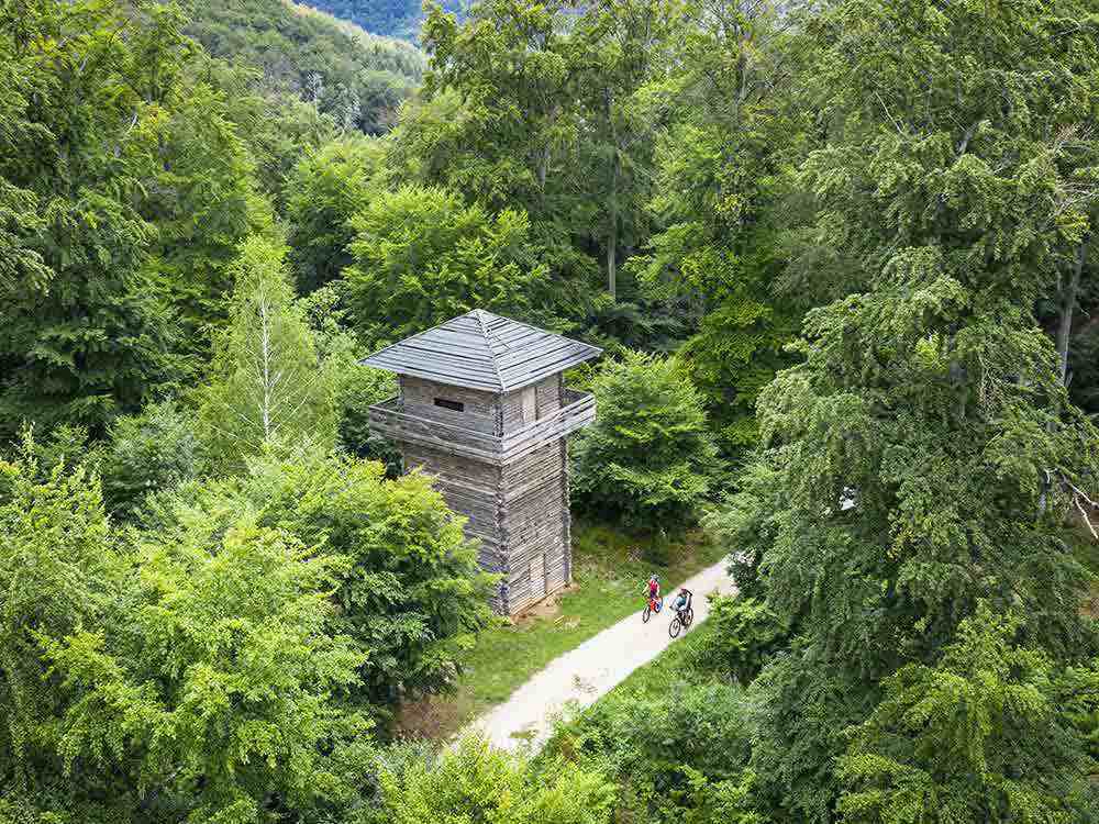 Tourismusverband Naturpark Altmühltal, alles an Bord zur aktiven Zeitreise! Tourismusverband Naturpark Altmühltal, alles an Bord zur aktiven Zeitreise!