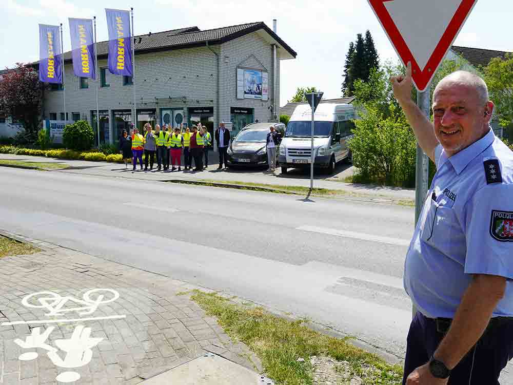 Kreis Gütersloh, Kooperation von Kreis, Polizei und Verkehrswacht, gelungener Start für kreisweites Projekt zur Verkehrssicherheitsschulung für Menschen mit Handicap Kreis Gütersloh, Kooperation von Kreis, Polizei und Verkehrswacht, gelungener Start für kreisweites Projekt zur Verkehrssicherheitsschulung für Menschen mit Handicap