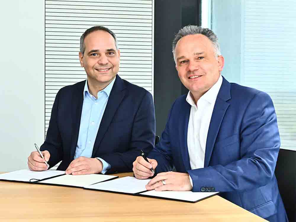 Zusammenarbeit bei Batterietechnologie, Daimler Truck beteiligt sich an deutschem Hightech Maschinenbauer Manz, beide Unternehmen vereinbaren strategische Partnerschaft Zusammenarbeit bei Batterietechnologie, Daimler Truck beteiligt sich an deutschem Hightech Maschinenbauer Manz, beide Unternehmen vereinbaren strategische Partnerschaft