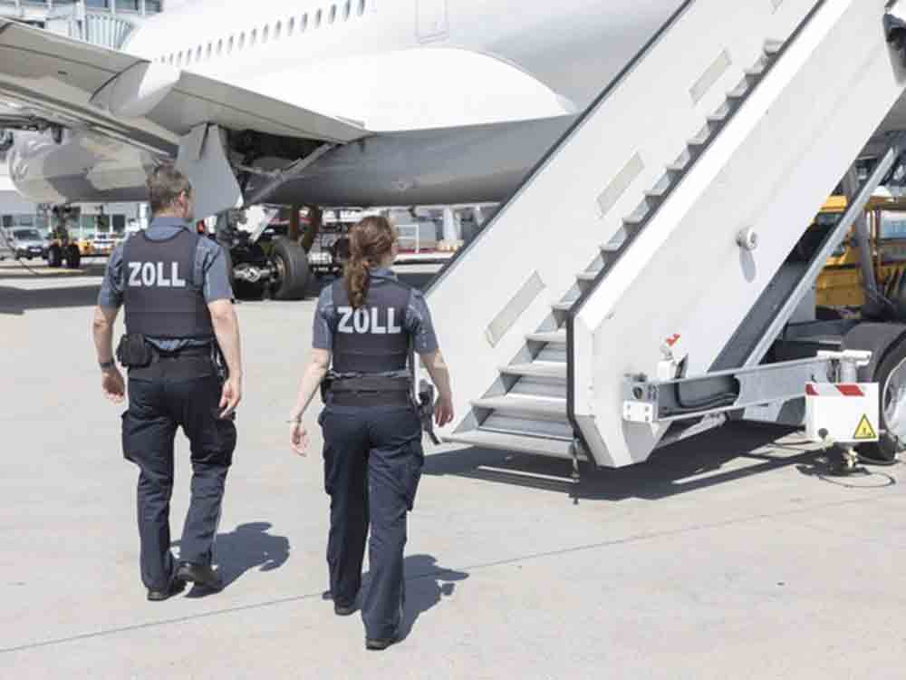 Hauptzollamt Dortmund, Koffer voller Gold und Zigaretten, Zoll verhindert Gold und Zigarettenschmuggel bei Flugreisen Hauptzollamt Dortmund, Koffer voller Gold und Zigaretten, Zoll verhindert Gold und Zigarettenschmuggel bei Flugreisen