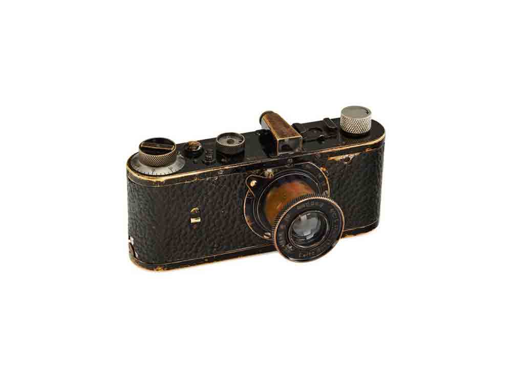 Leica Prototyp bricht Weltrekord, die Leica 0 Serie Nummer 105 wurde für 14,4 Millionen Euro (inklusive Premium) versteigert Leica Prototyp bricht Weltrekord, die Leica 0 Serie Nummer 105 wurde für 14,4 Millionen Euro (inklusive Premium) versteigert