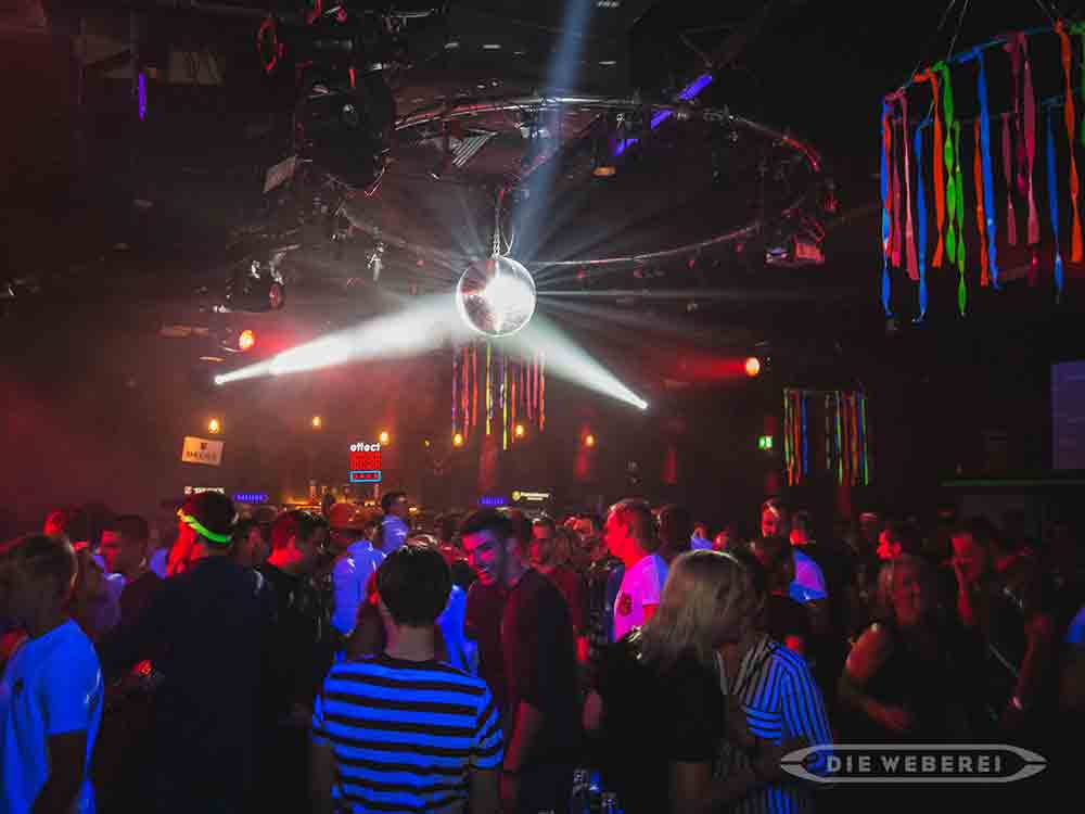 Gütersloh, Party und Tanz,  heiße Partynacht im Weberei Club, die Sommerausgabe der Adults Only