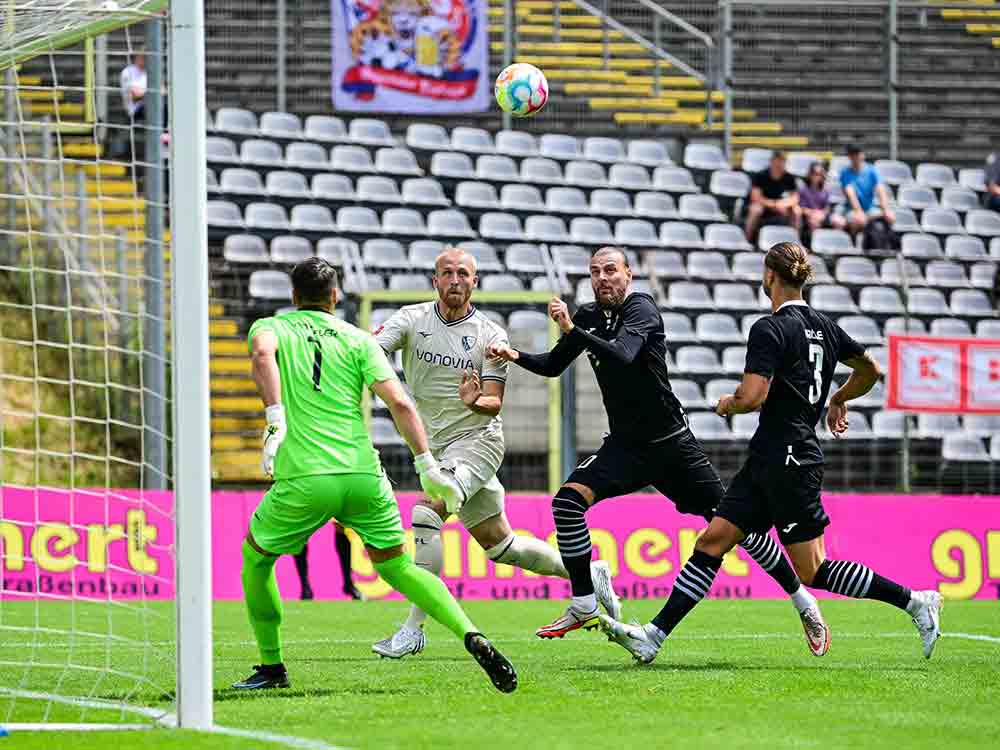 Gütersloh, Fußball, Bundesliga gegen La Liga, VFL Bochum 1848 spielt beim FC Gütersloh gegen Athletic Bilbao