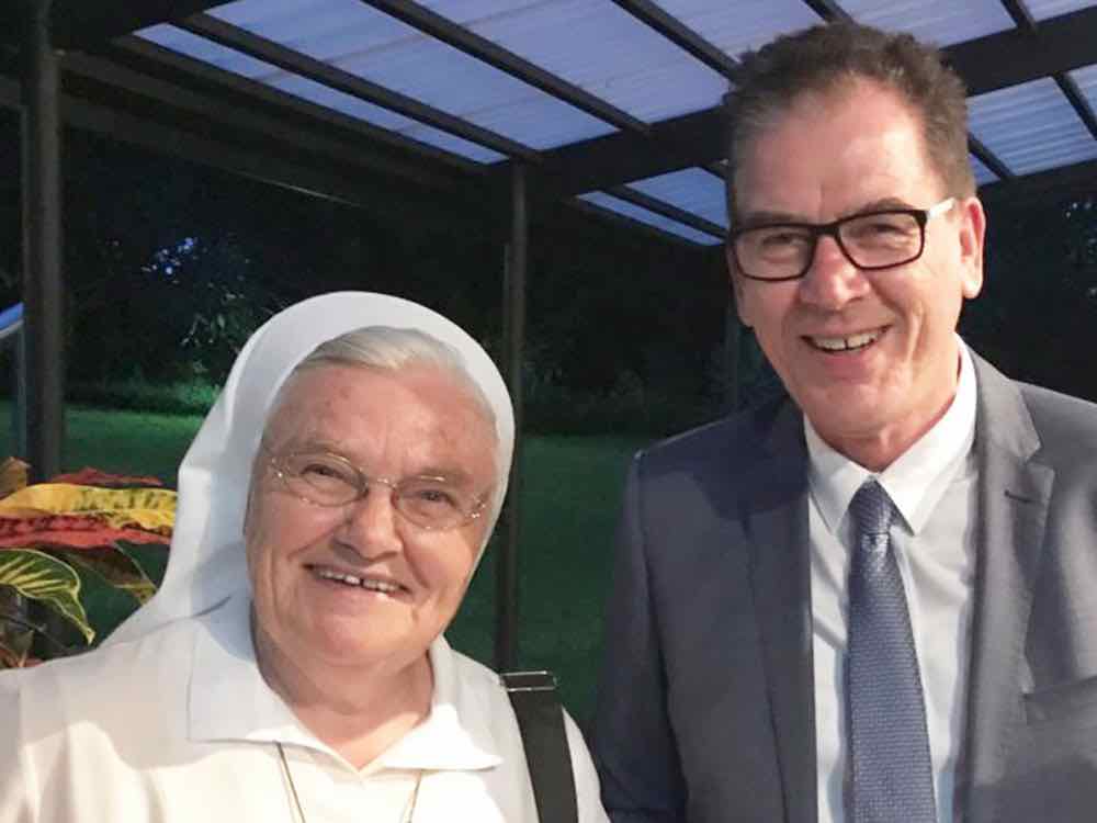 Schwester M. Clara Lüers FCJM erhält Communio Preis 2022, Auszeichnung für Dialog, Verständigung und Versöhnung Schwester M. Clara Lüers FCJM erhält Communio Preis 2022, Auszeichnung für Dialog, Verständigung und Versöhnung