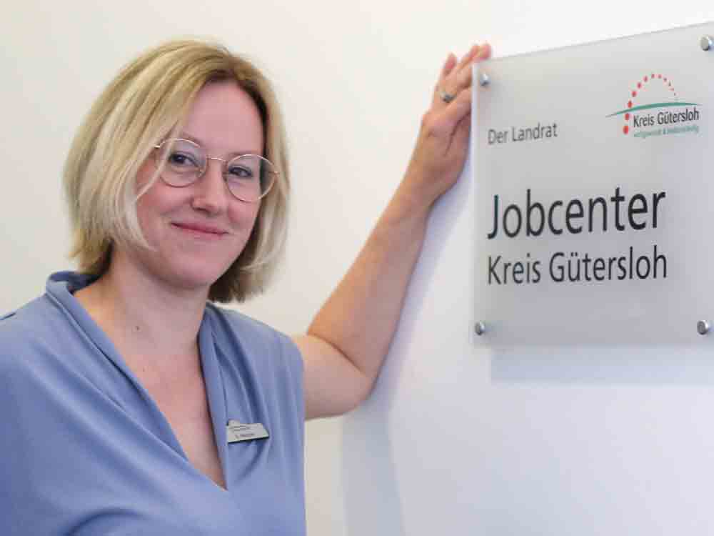 Kreis Gütersloh, Jobcenter und Rechtskreiswechsel, mit einem Schlag für knapp 3.000 ukrainische Flüchtlinge zuständig Kreis Gütersloh, Jobcenter und Rechtskreiswechsel, mit einem Schlag für knapp 3.000 ukrainische Flüchtlinge zuständig