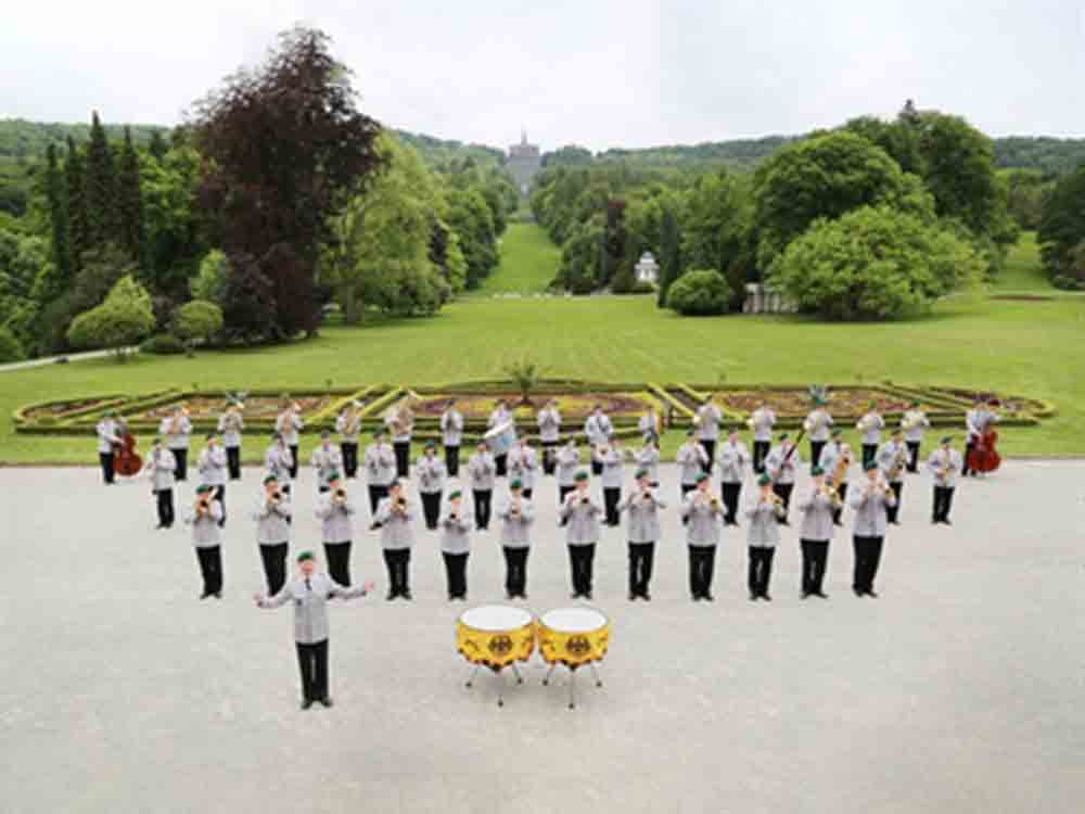 Lippstadt, Bundeswehrkonzert zur Herbstwoche 2022, Benefizkonzert des Heeresmusikkorps Kassel mit schwungvoller Musik und modernen Arrangements Lippstadt, Bundeswehrkonzert zur Herbstwoche 2022, Benefizkonzert des Heeresmusikkorps Kassel mit schwungvoller Musik und modernen Arrangements