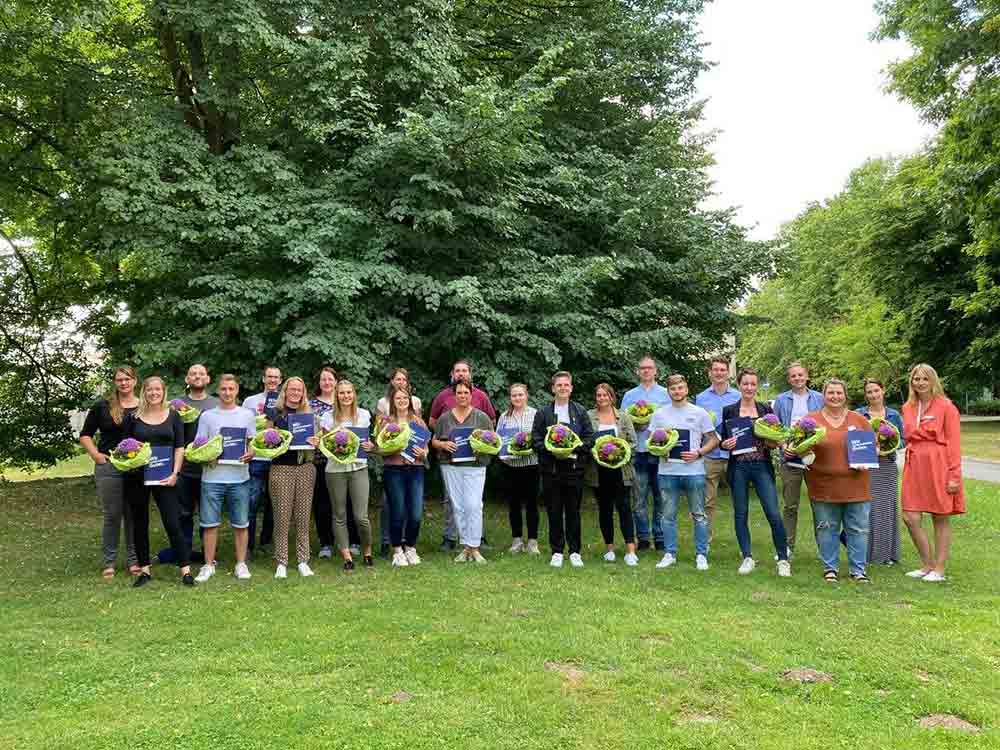 Professionelle Anleitung für Azubis, 24 neue Praxisanleiter erhalten Zertifikat in der LWL Akademie Lippstadt Professionelle Anleitung für Azubis, 24 neue Praxisanleiter erhalten Zertifikat in der LWL Akademie Lippstadt