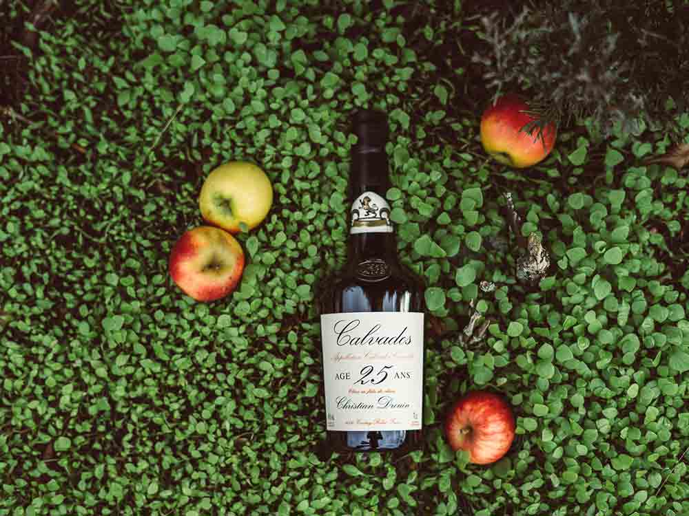 Ein »Santé« zum französischen Nationalfeiertag mit Cognac, Armagnac und Calvados, 14. Juli 2022 Ein »Santé« zum französischen Nationalfeiertag mit Cognac, Armagnac und Calvados, 14. Juli 2022