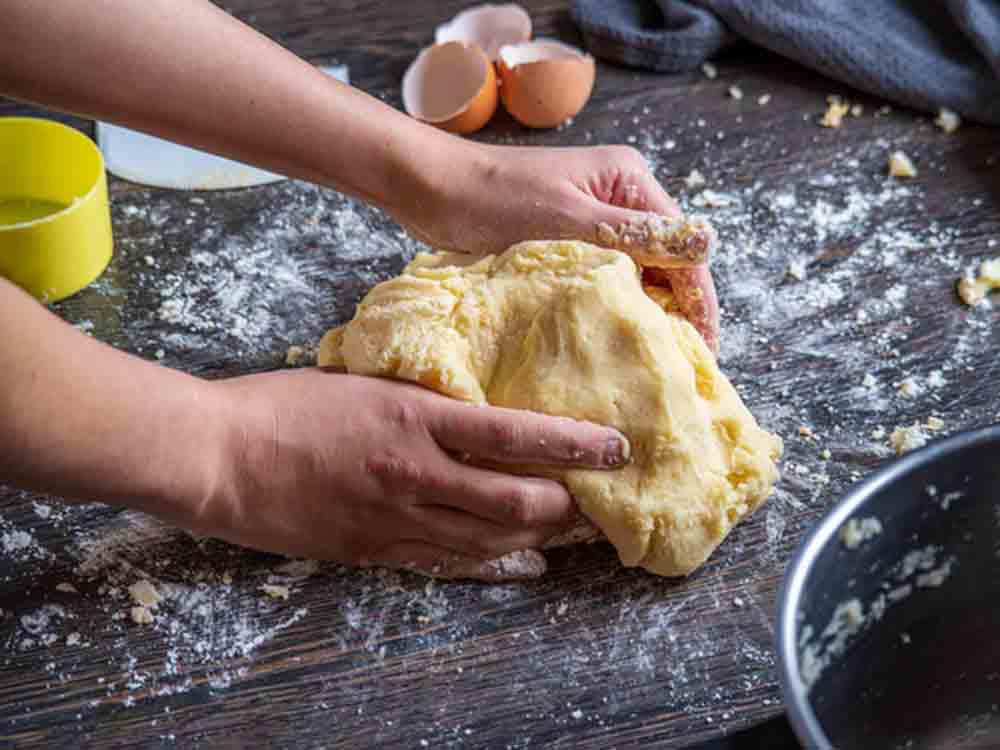 Ist glutenfreie Ernährung besser? Gluten hat keinen guten Ruf. Aber für wen ist es sinnvoll, auf Lebensmittel ohne das Klebereiweiß zu achten? Ist glutenfreie Ernährung besser? Gluten hat keinen guten Ruf. Aber für wen ist es sinnvoll, auf Lebensmittel ohne das Klebereiweiß zu achten?
