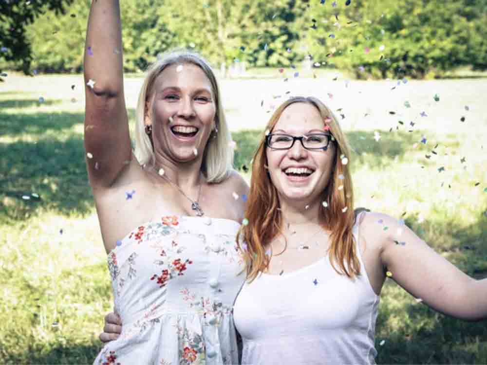DKMS, die ehemalige Patientin Stella ruft zum internationalen Tag der Freundschaft am 30. Juli 2022 zur Registrierung als potenzieller Stammzellspender auf DKMS, die ehemalige Patientin Stella ruft zum internationalen Tag der Freundschaft am 30. Juli 2022 zur Registrierung als potenzieller Stammzellspender auf