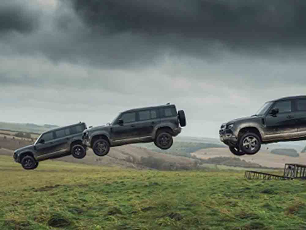 Bieten auf Bond, Stuntfahrzeuge von Jaguar Land Rover aus 007 Kinohit werden bei Christies versteigert Bieten auf Bond, Stuntfahrzeuge von Jaguar Land Rover aus 007 Kinohit werden bei Christies versteigert