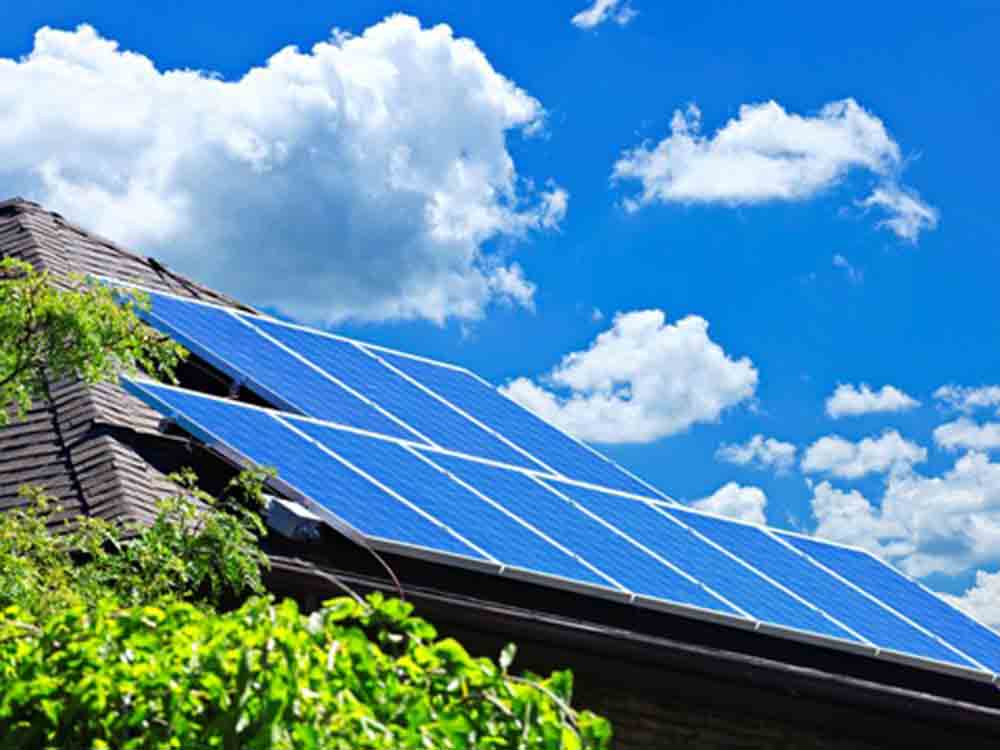 Verbraucherzentrale NRW, sonniges Signal für private Photovoltaik Anlagen Verbraucherzentrale NRW, sonniges Signal für private Photovoltaik Anlagen