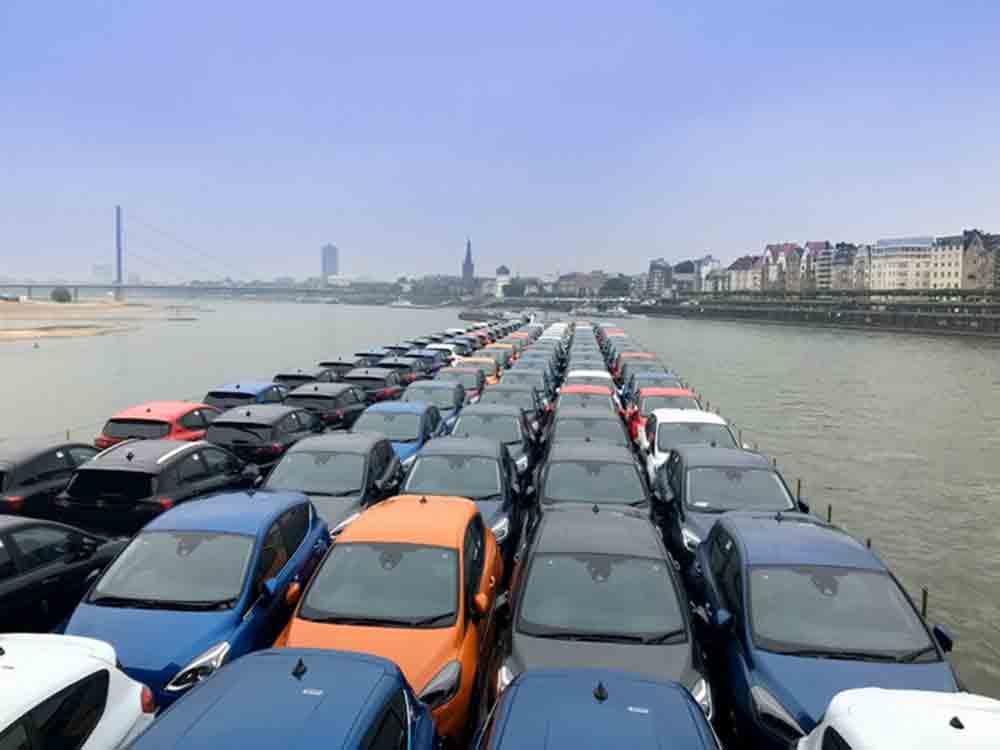Trotz historischen Niedrigwassers im Rhein, Ford Transportschiffe fahren weiter Seehäfen an Trotz historischen Niedrigwassers im Rhein, Ford Transportschiffe fahren weiter Seehäfen an