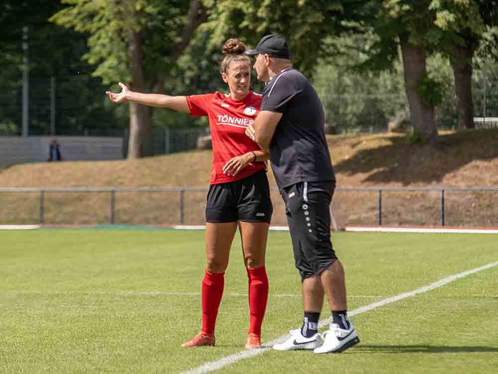 Gütersloh, Fußball, Pflichtspielauftakt in Mecklenburg, FSV Gütersloh zu Gast beim Rostocker FC