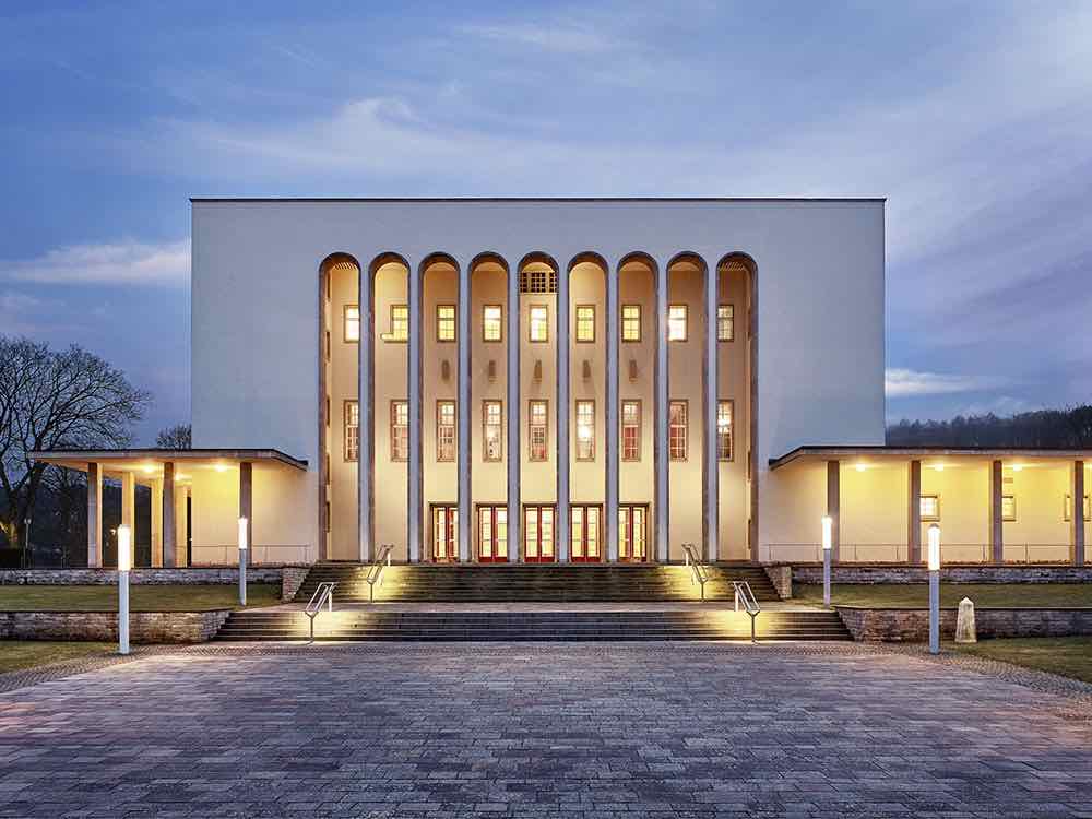 Bielefeld, den Geheimnissen der Rudolf Oetker Halle auf der Spur, Bühnen und Orchester bieten erstmals Führungen im Konzerthaus an