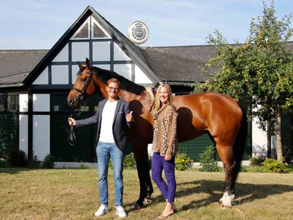 Ein neuer Pächter für die Warsteiner Reitanlage, Stabübergabe mit Jens Wawrauschek und Catharina Cramer Ein neuer Pächter für die Warsteiner Reitanlage, Stabübergabe mit Jens Wawrauschek und Catharina Cramer