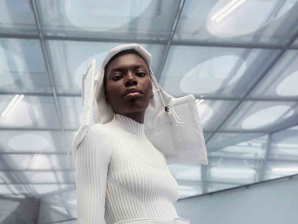 Die Mercedes Benz Fashion Week Berlin 2022, eine exklusive Bühne für Zeitgeist und Kreativität Die Mercedes Benz Fashion Week Berlin 2022, eine exklusive Bühne für Zeitgeist und Kreativität