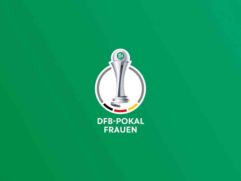 Gütersloh, Fußball, E Juniorinnen des Blau Weiß Gütersloh gewinnen den Einlaufkinder Wettbewerb zur DFB Pokalpartie des FSV Gütersloh gegen den VFL Wolfsburg Gütersloh, Fußball, E Juniorinnen des Blau Weiß Gütersloh gewinnen den Einlaufkinder Wettbewerb zur DFB Pokalpartie des FSV Gütersloh gegen den VFL Wolfsburg