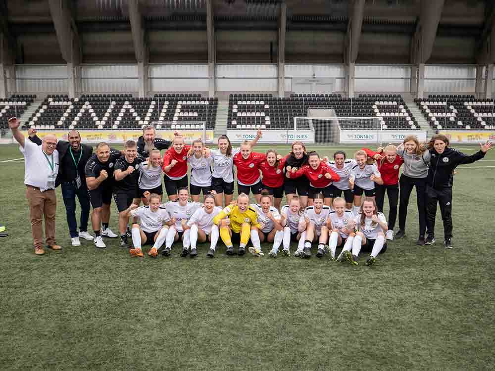 Gütersloh, Fußball, DFB Pokal gegen Wolfsburg, Westtribüne nahezu ausverkauft, Südtribüne wird für Vorverkauf freigegeben Gütersloh, Fußball, DFB Pokal gegen Wolfsburg, Westtribüne nahezu ausverkauft, Südtribüne wird für Vorverkauf freigegeben
