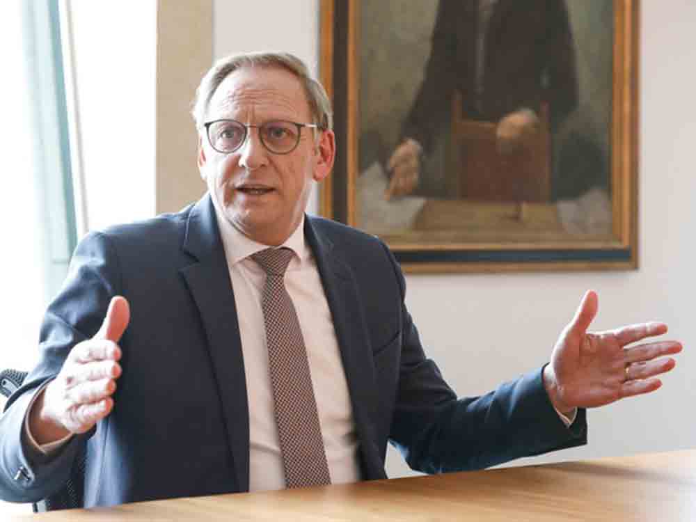 Deutscher Raiffeisenverband, Vorschlag der EU Kommission zu Pflanzenschutzmitteln, geplante Verbote würden Landstriche veröden lassen Deutscher Raiffeisenverband, Vorschlag der EU Kommission zu Pflanzenschutzmitteln, geplante Verbote würden Landstriche veröden lassen