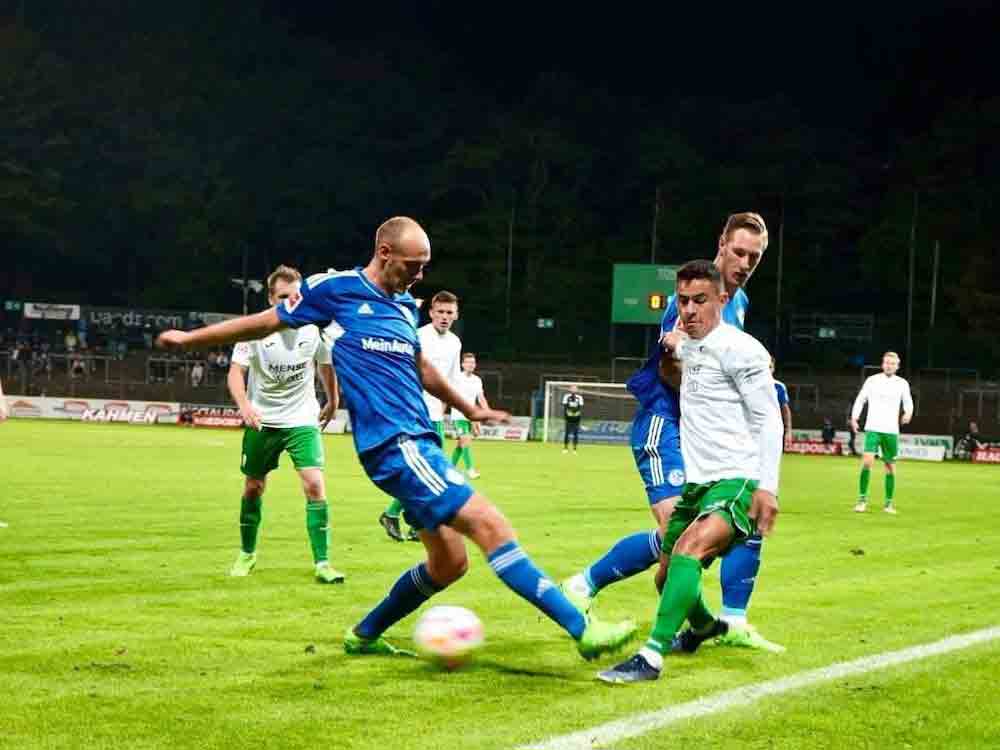 Fußball Gütersloh, Freundschaftsspiel der 1. Mannschaft, FCG verdient sich Respekt gegen FC Schalke 04 Fußball Gütersloh, Freundschaftsspiel der 1. Mannschaft, FCG verdient sich Respekt gegen FC Schalke 04
