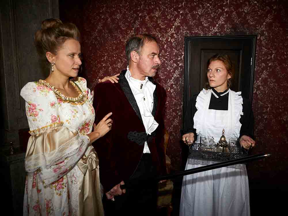 Gaslicht, Psychothriller von Patrick Hamilton in der Inszenierung der Theatergastspiele Fürth, 7. Oktober 2022 Gaslicht, Psychothriller von Patrick Hamilton in der Inszenierung der Theatergastspiele Fürth, 7. Oktober 2022