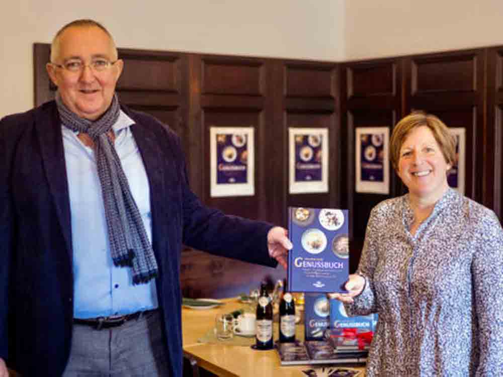 Eine kulinarische Erfolgsgeschichte auf 136 Seiten, von der Barock Dunkel Saue bis zum Weißbier Tiramisu Eine kulinarische Erfolgsgeschichte auf 136 Seiten, von der Barock Dunkel Saue bis zum Weißbier Tiramisu