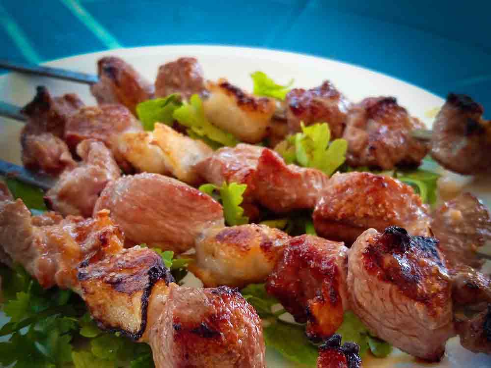 Bundesverband Rind und Schwein wirbt für Selbstbestimmung und Vielfalt bei der Ernährung, statt Bevormundung Bundesverband Rind und Schwein wirbt für Selbstbestimmung und Vielfalt bei der Ernährung, statt Bevormundung