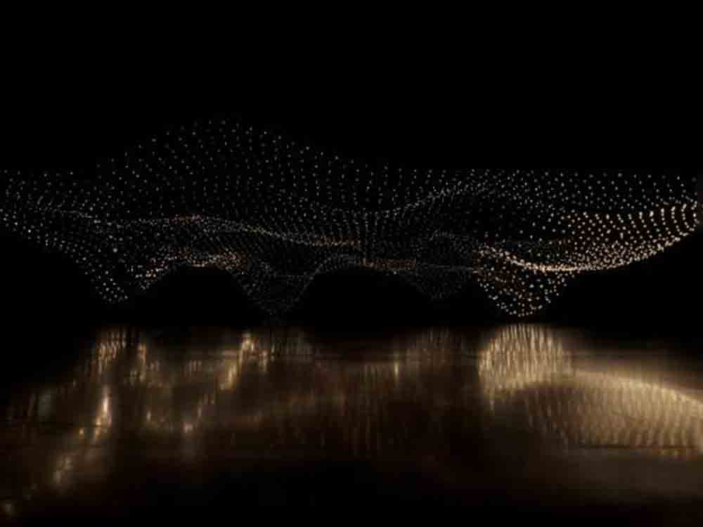 Anlässlich der Art Basel in Miami Beach 2022 präsentieren Superblue und BMW i Rafael Lozano Hemmer Pulse Topology Anlässlich der Art Basel in Miami Beach 2022 präsentieren Superblue und BMW i Rafael Lozano Hemmer Pulse Topology
