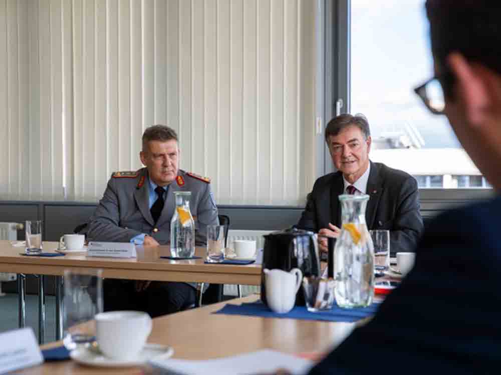 Bundeswehr, Kooperationsvereinbarung für besseren gesundheitlichen Bevölkerungsschutz geschlossen Bundeswehr, Kooperationsvereinbarung für besseren gesundheitlichen Bevölkerungsschutz geschlossen