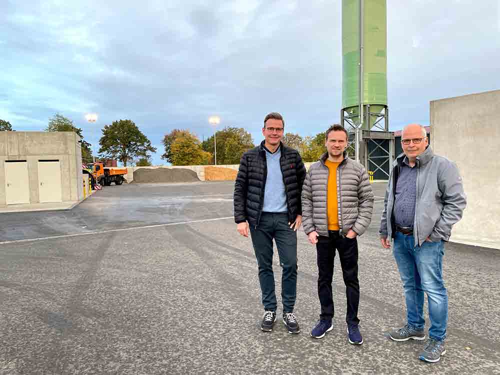Rietberg, Städtischer Bauhof bezieht neuen Standort, Fertigstellung erfolgt im laufenden Betrieb Rietberg, Städtischer Bauhof bezieht neuen Standort, Fertigstellung erfolgt im laufenden Betrieb