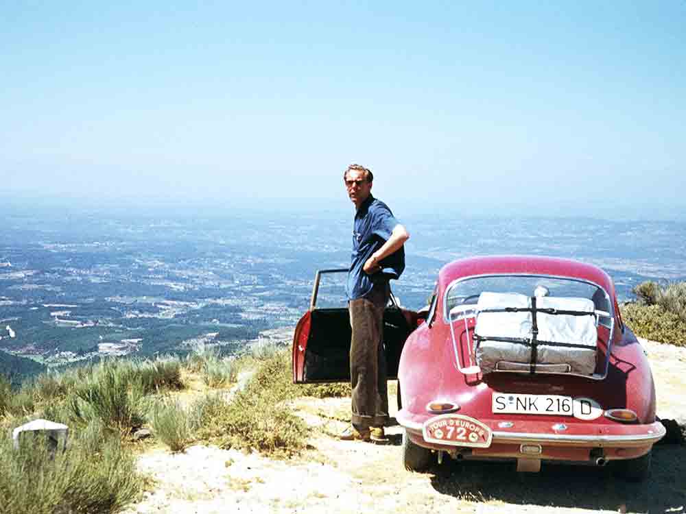 Porsche gratuliert Peter Falk zum 90. Geburtstag, unter seiner Leitung feiert der Sportwagenhersteller die meisten Erfolge im Rennsport Porsche gratuliert Peter Falk zum 90. Geburtstag, unter seiner Leitung feiert der Sportwagenhersteller die meisten Erfolge im Rennsport