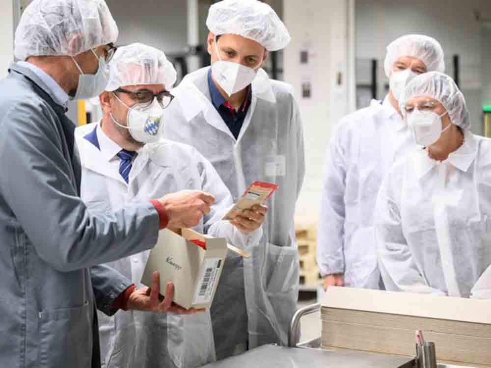 Gesundheitsminister Holetschek besucht Hauptsitz von Kneipp, Ausbau des Unternehmens zeigt wachsenden Stellenwert von Nachhaltigkeit und Selbstfürsorge Gesundheitsminister Holetschek besucht Hauptsitz von Kneipp, Ausbau des Unternehmens zeigt wachsenden Stellenwert von Nachhaltigkeit und Selbstfürsorge