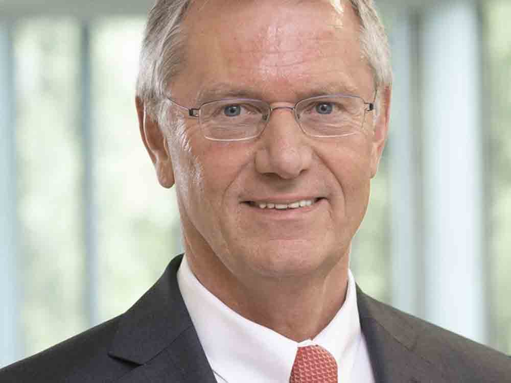 Bundesgeschäftsstelle Landesbausparkassen (LBS), die »grüne« Eigenheimrente kommt: Energetische Sanierung ist auch Altersvorsorge Bundesgeschäftsstelle Landesbausparkassen (LBS), die »grüne« Eigenheimrente kommt: Energetische Sanierung ist auch Altersvorsorge