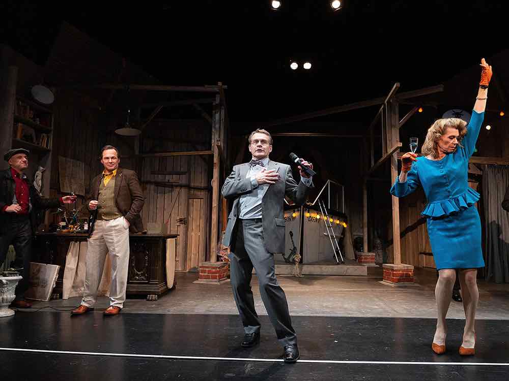 Bad Salzuflen, Schtonk, Theaterstück nach dem Film von Helmut Dietl, 16. Dezember 2022 Bad Salzuflen, Schtonk, Theaterstück nach dem Film von Helmut Dietl, 16. Dezember 2022