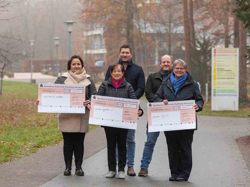 Mitarbeiter des LWL Klinikums Gütersloh spenden mehr als 1.800 Euro, Vereine in Gütersloh und Umgebung profitieren